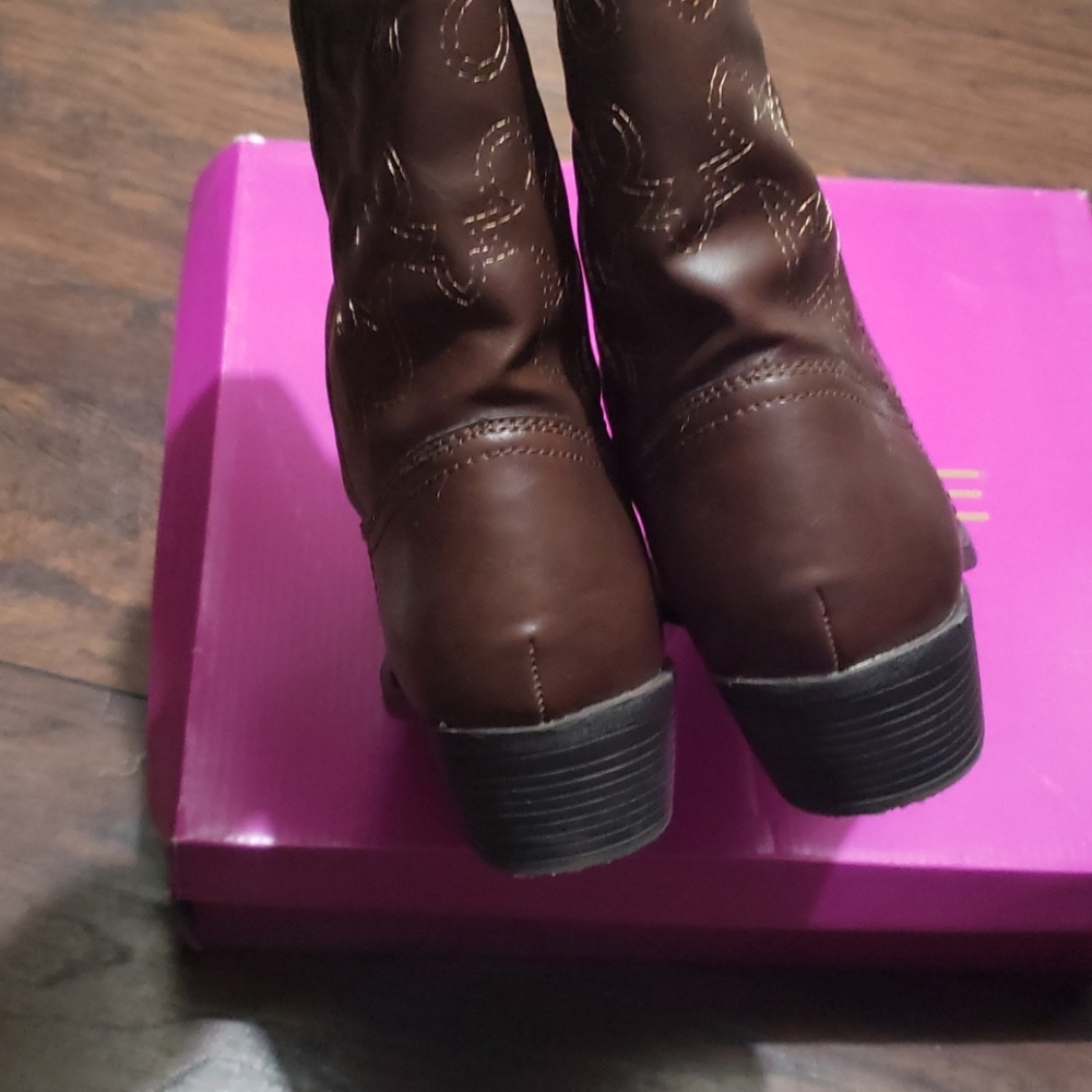 Rampage Cowboy Boots - Picture 4 of 7